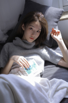 年轻的女老师在线